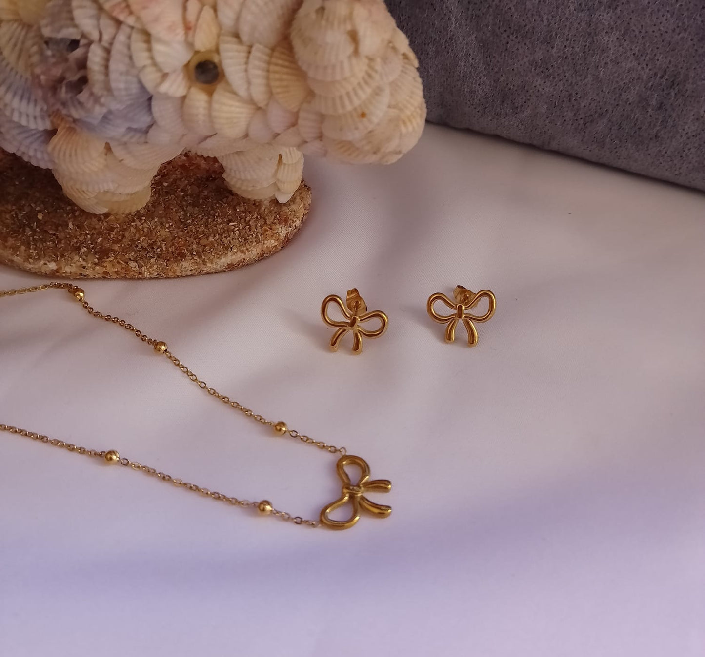 Golden Belle Bow Set – Waterproof & Anti-Tarnish